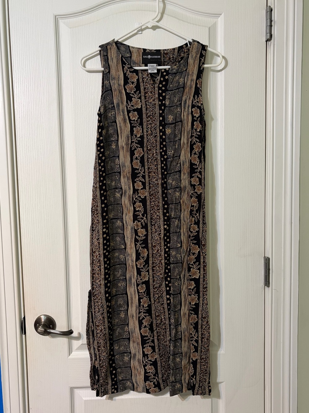 Vintage Sag Harbor Black and Tan Sleeveless Maxi Dress with Floral Stripes